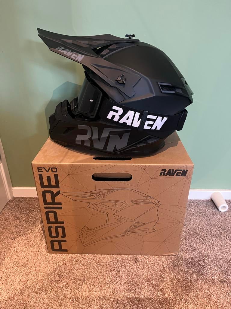 Raven Aspire Evo crosshelm + crossbril - Slechts 1x gebruikt, Fietsen en Brommers, Brommerhelmen, Ophalen of Verzenden, Zo goed als nieuw