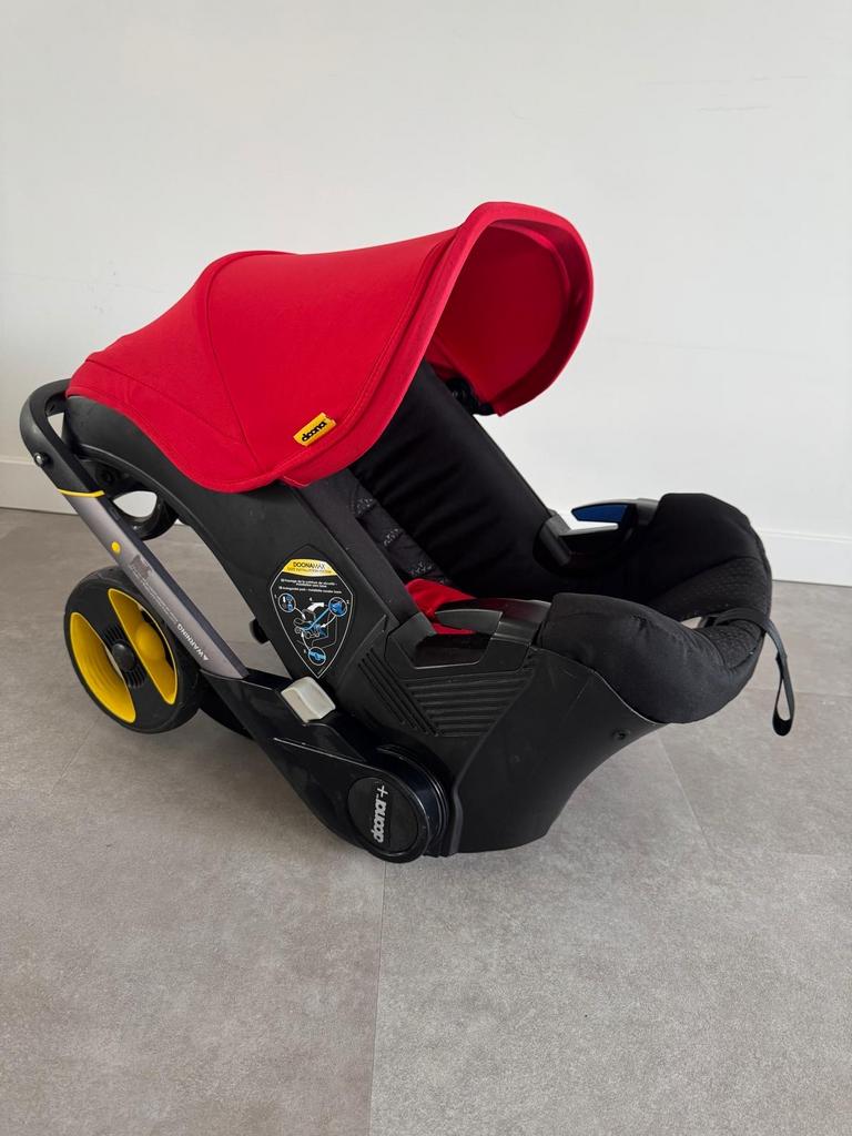 Doona i autostoel met geïntegreerd onderstel, Kinderen en Baby's, Kinderwagens en Combinaties, Zo goed als nieuw, Combiwagen, Met autostoeltje