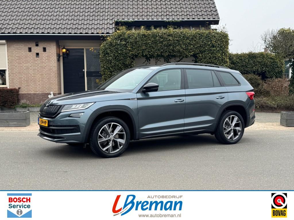 Skoda KODIAQ 1.5 TSI ACT 7Pers. SPORTLINE DSG Panorama dak t, Auto's, Skoda, Huisgarantie, 4 cilinders, Blauw, 7 stoelen