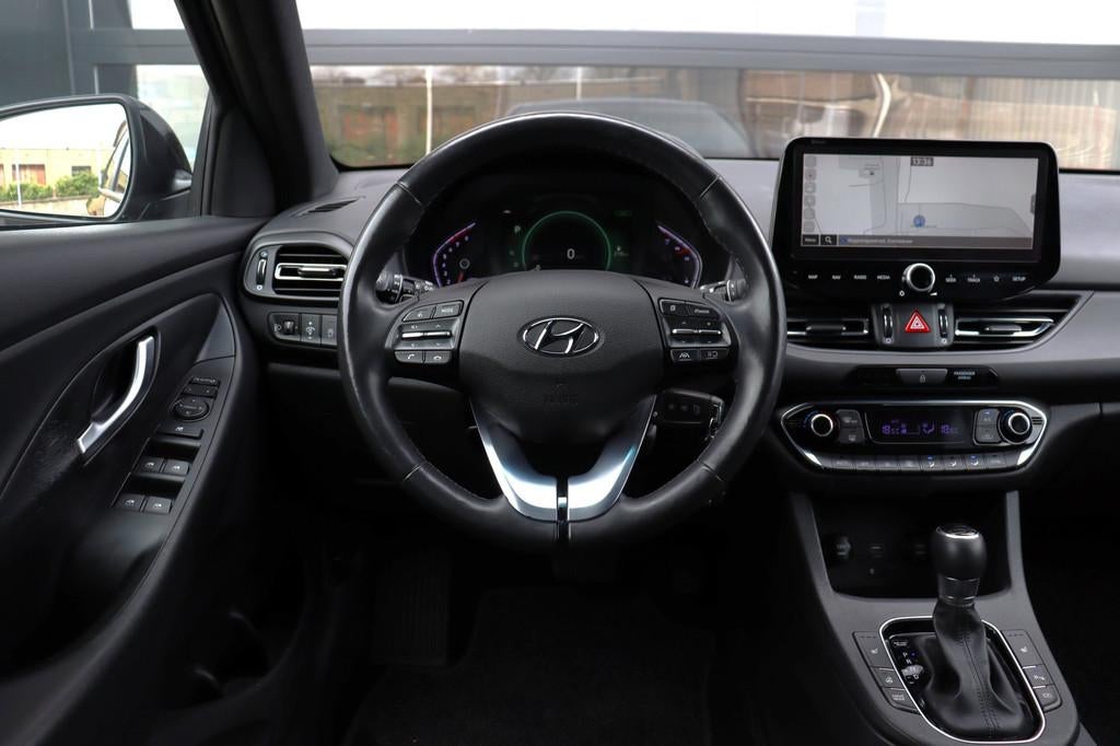 Hyundai I30 1.5 T-GDi MHEV Premium | Pano | Clima | Camera |, Gebruikt, 4 cilinders, Zwart, Bedrijf