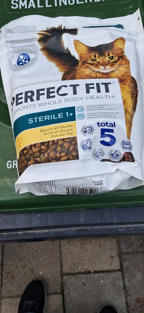 Perfect Fit, Ophalen, Kat