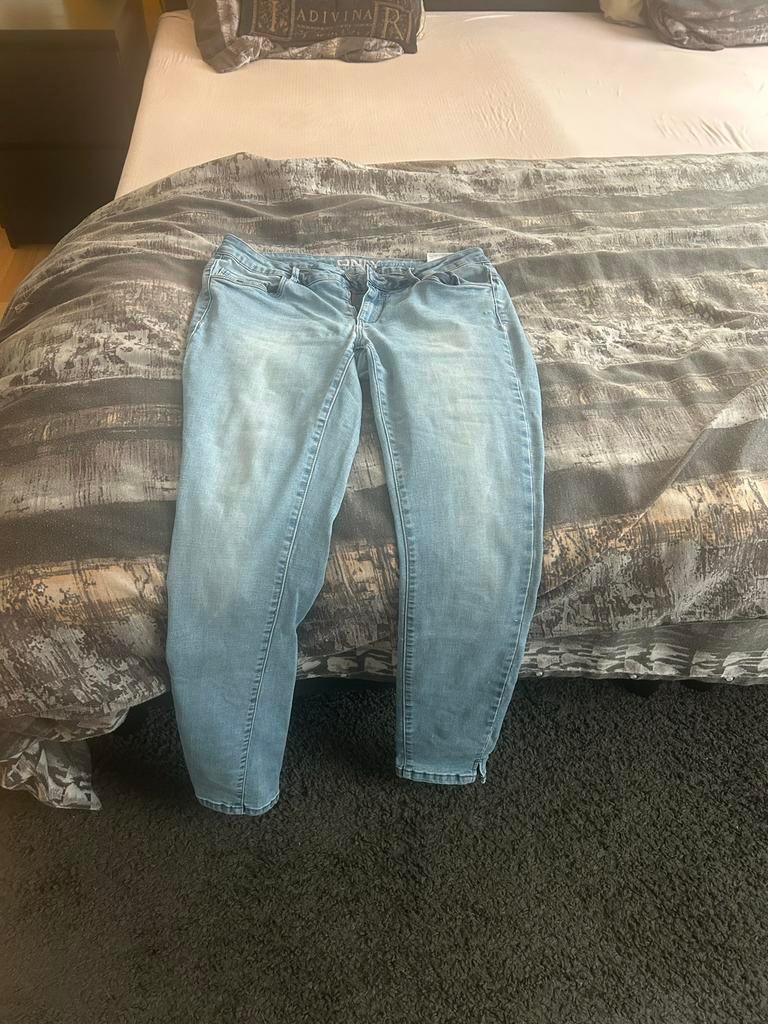 Nieuwe Only lichte spijkerbroek maat 30/34, Ophalen, Nieuw, Blauw, W30 - W32 (confectie 38/40)