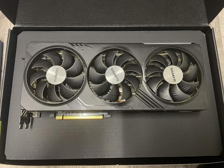 Gigabyte Radeon RX 7700 XT Gaming OC 12G, Computers en Software, Videokaarten, Zo goed als nieuw, AMD, PCI-Express 4.0, GDDR6