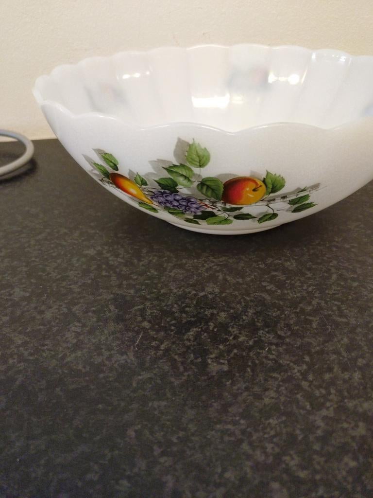 Vintage ARCOPAL schaal met Fruitdecoratie, Ophalen of Verzenden