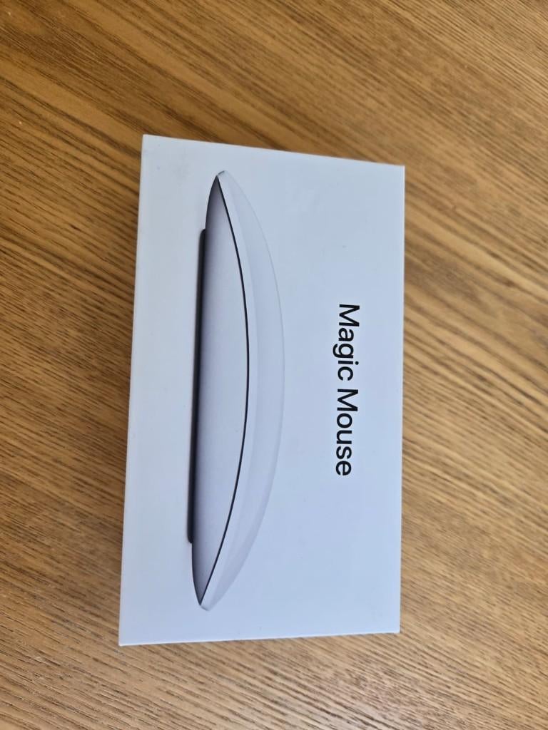 Apple Magic Mouse wit 2024, Muis, Rechtshandig, Ophalen of Verzenden, Zo goed als nieuw