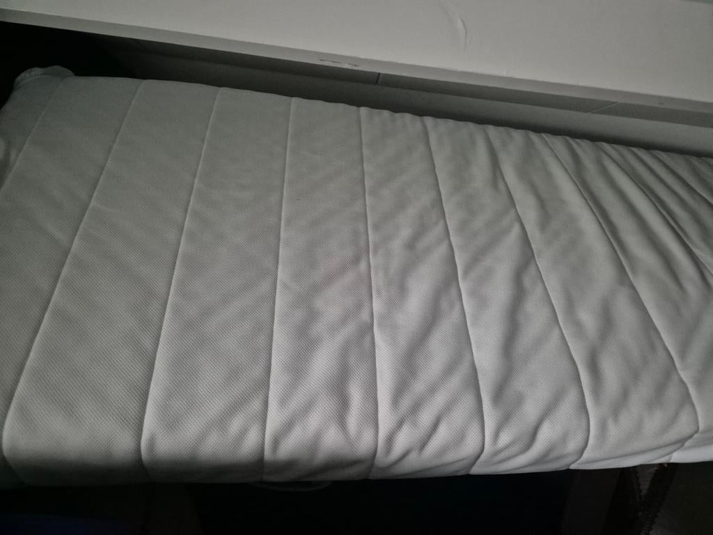 Twee Ikea matrassen 90x200 met afritsbare hoes, Ophalen of Verzenden, Zo goed als nieuw, Eenpersoons, 90 cm