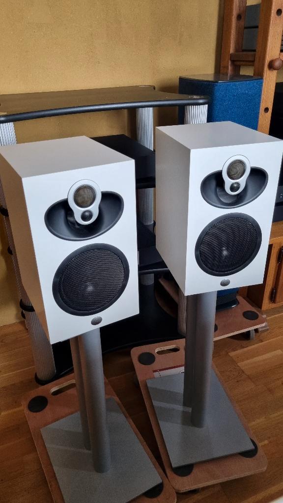 Linn Majik 109 speakers luidsprekers , 2k array, wit, Audio, Tv en Foto, Luidsprekers, Gebruikt, Front, Rear of Stereo speakers
