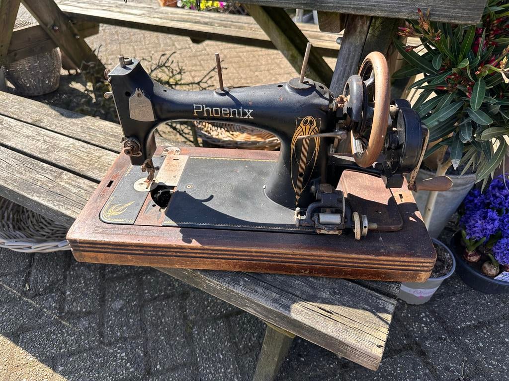 Antieke Phoenix Naaimachine - Decoratief Stuk, Ophalen