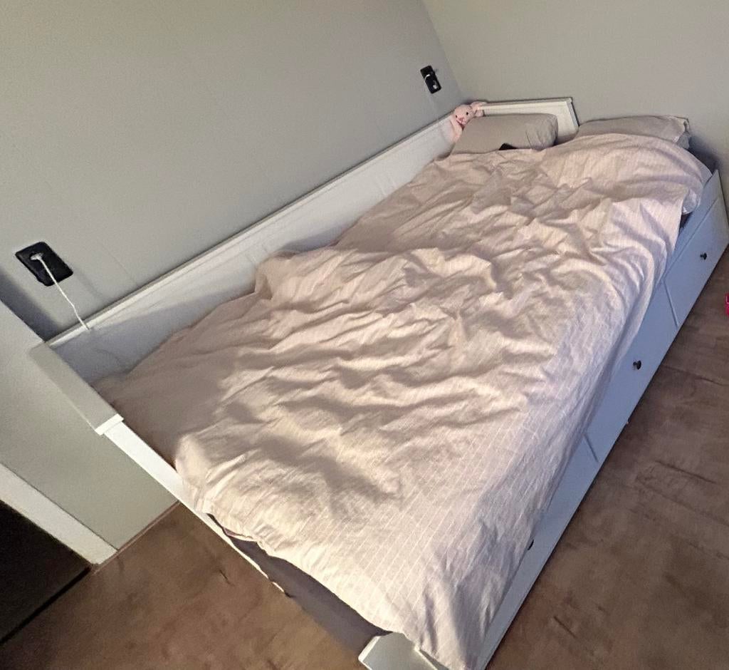 Hemnes Uitschuifbed ikea, Huis en Inrichting, Eenpersoons, Wit, Ophalen of Verzenden, Zo goed als nieuw