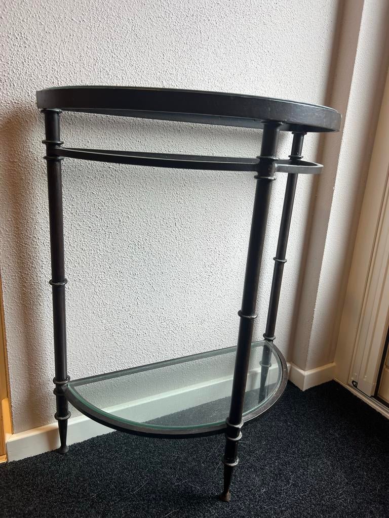 Halve ronde metalen bijzettafel met glasplaat, 67x84 cm, Huis en Inrichting, Tafels | Bijzettafels, Gebruikt, Overige vormen, 60 cm of meer