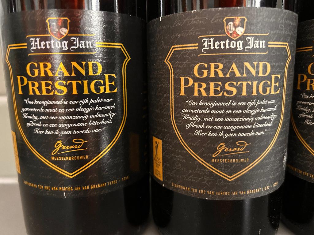 Grand prestige, Ophalen, Zo goed als nieuw, Flesje(s), Hertog Jan
