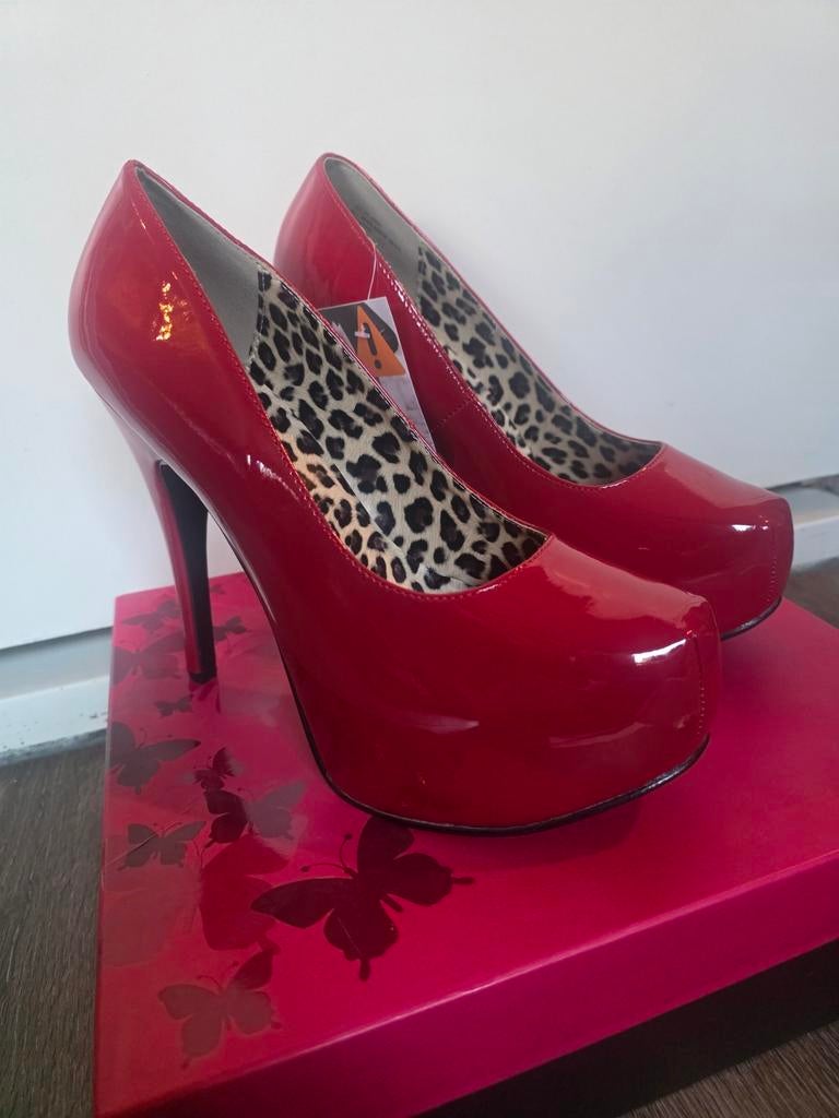 Pleaser rode lakpumps, maat 42, Kleding | Dames, Schoenen, Ophalen of Verzenden