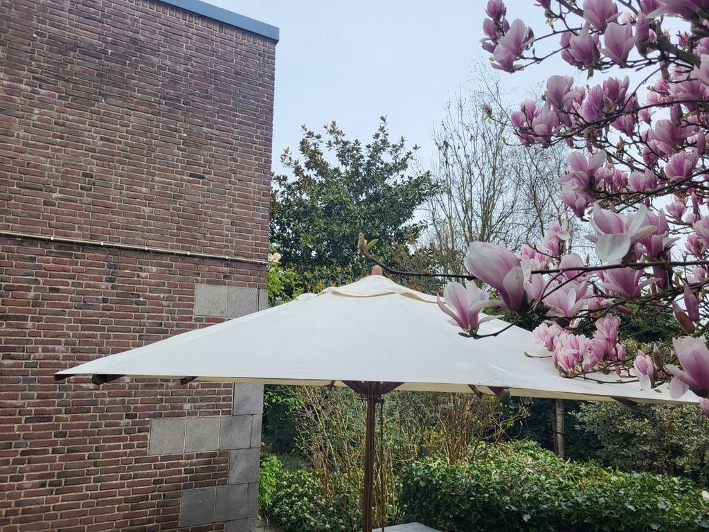 Bamboe professionele parasol met gietijzeren voet (340 cm), Tuin en Terras, Ophalen of Verzenden, Minder dan 1 meter, Parasolvoet