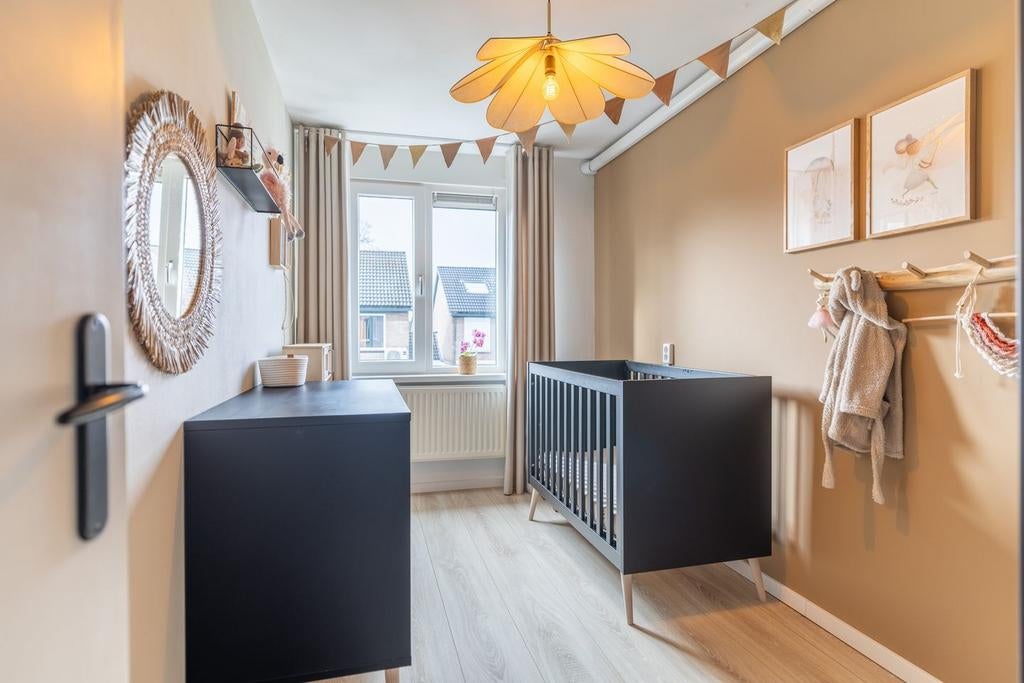 Complete babykamer met gebruikerssporen, Ophalen