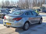 Opel Astra €5495,-1.4 Turbo Sedan Apk 2026 Trekhaak Airco, Voorwielaandrijving, Euro 5, Stof, 4 cilinders