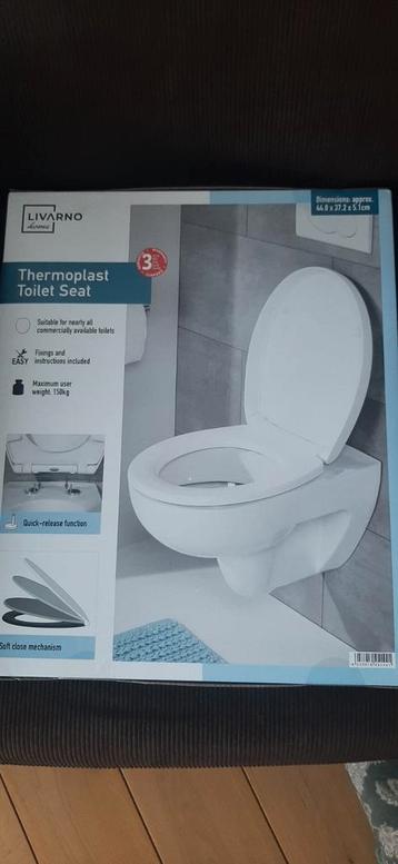 Nieuwe softclose toiletbril beschikbaar voor biedingen