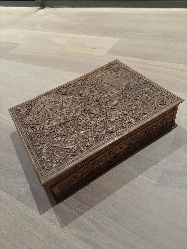 Antiek handgesneden naaikistje uit Indonesië, Huis en Inrichting, Woonaccessoires | Kisten, Gebruikt, Minder dan 50 cm, Minder dan 50 cm