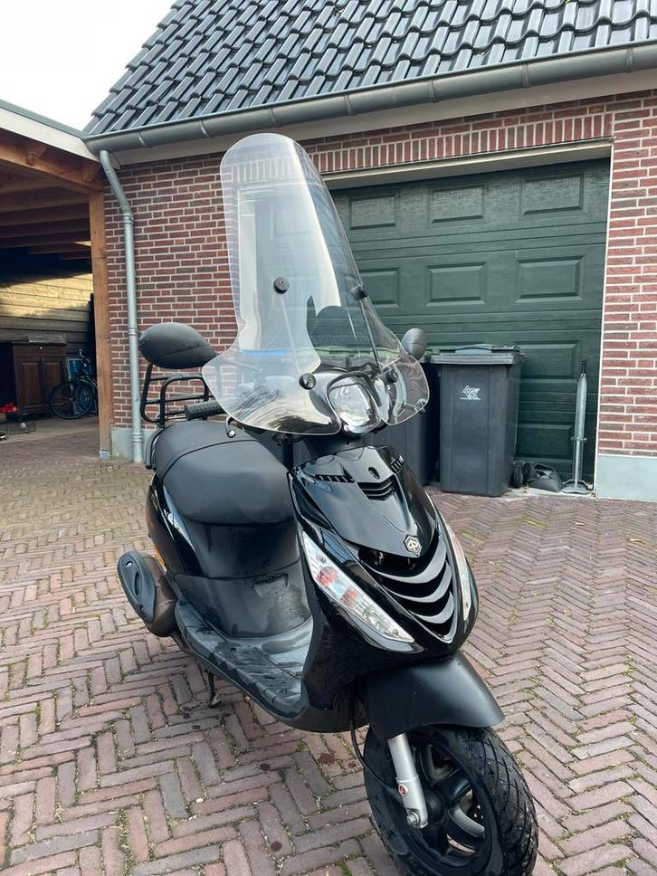 Piaggio Zip, Fietsen en Brommers, Scooters | Piaggio, Gebruikt, Zip, Maximaal 45 km/u, Benzine, Ophalen