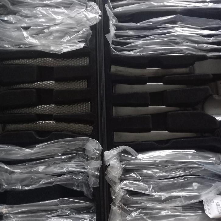 Nieuw 24-delig goud/ rose/zwart bestek, Huis en Inrichting, Keuken | Bestek, Ophalen