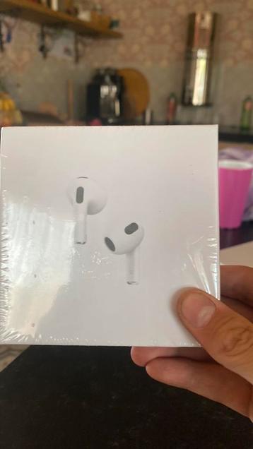 Airpods 3rd generation beschikbaar voor biedingen
