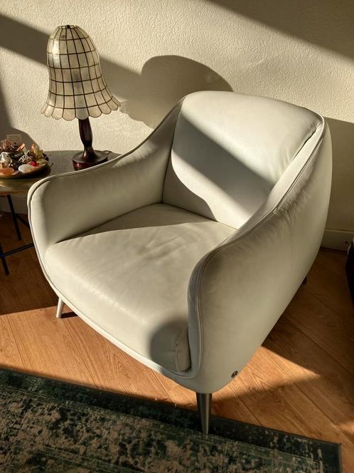 Wit lederen fauteuil Natuzzi Italia Platea, Huis en Inrichting, Fauteuils, Zo goed als nieuw, 75 tot 100 cm, Ophalen