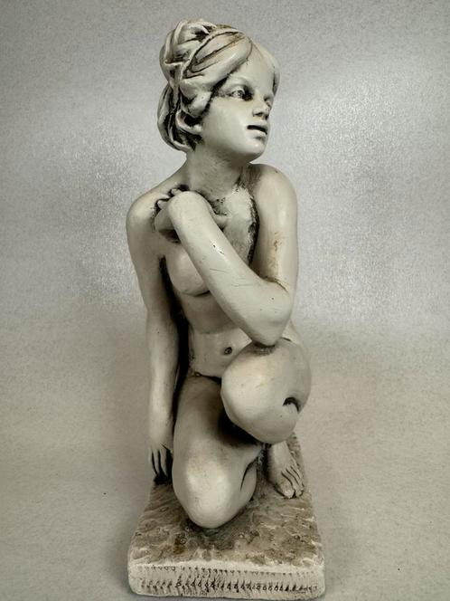 Klassiek beeld van vrouw – gesigneerd ‘A.G.’ – 29 cm hoog, Antiek en Kunst, Kunst | Beelden en Houtsnijwerken, Ophalen of Verzenden