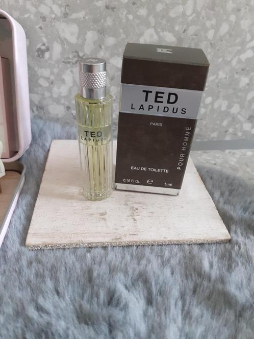parfumminiatuur met doosje ted lapidus  edt, Verzamelen, Parfumverzamelingen, Zo goed als nieuw, Miniatuur, Gevuld, Ophalen