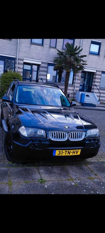 BMW X3  Zwart 2.0  org NL / panorama/navi/airco