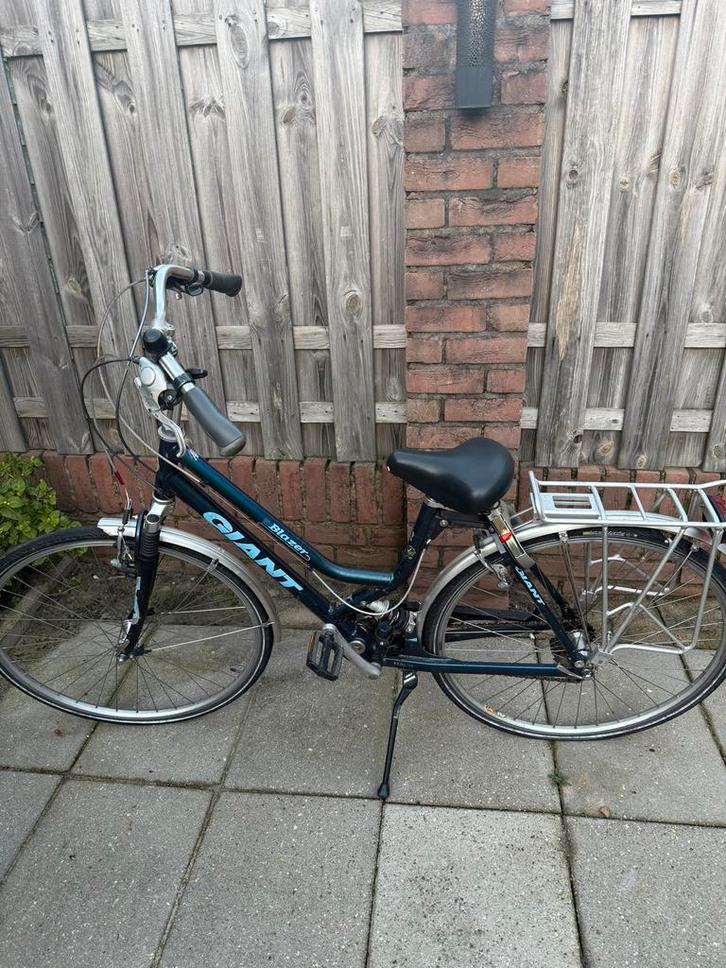 Degelijke stadsfiets Giant, Fietsen en Brommers, Fietsen | Dames | Damesfietsen, Gebruikt, Overige merken, (Extra) lage instap