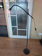Ikea halogeen staande lamp., Huis en Inrichting, Lampen | Vloerlampen, Ophalen, Zo goed als nieuw, Minder dan 100 cm