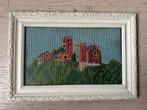 Borduurwerk rode huisjes. Origineel houten lijstje (39-27cm), Hobby en Vrije tijd, Borduren en Borduurmachines, Ophalen, Handborduren