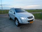 SsangYong Kyron XDI 200 XVT Automaat 2008 JAAR APK, Auto's, SsangYong, Automaat, 1998 cc, Zwart, 1823 kg