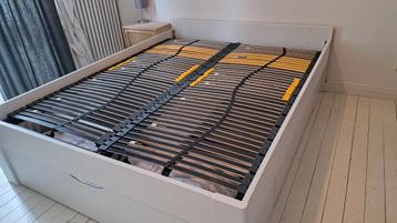 Tweepersoons bed met lades wit beschikbaar voor biedingen
