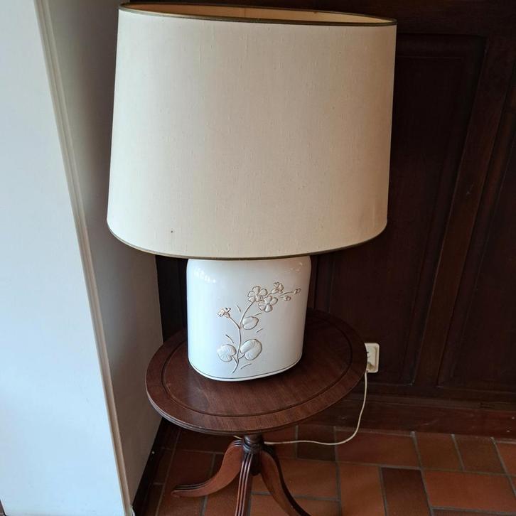 Vintage Tafellamp met Bloemenmotief, Huis en Inrichting, Lampen | Tafellampen, Gebruikt, 50 tot 75 cm, Hout, Stof, Ophalen