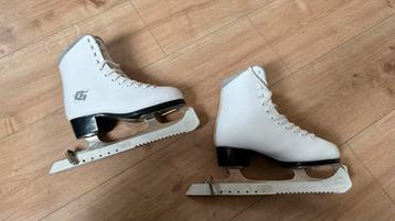 Kunstschaatsen wit, maat 34.5, z.g.a.n. beschikbaar voor biedingen