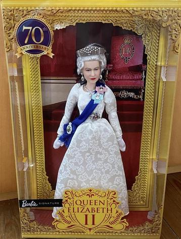 Barbie Queen Elizabeth II - Platinum Jubilee - Mattel - 2022