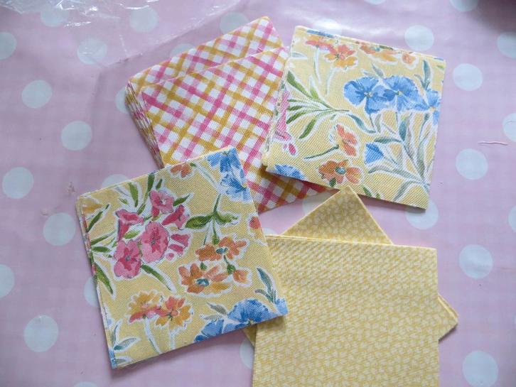 stof/patchwork/Laura Ashley/geel/roze/katoen/quilts/vierkant, Hobby en Vrije tijd, Stoffen en Lappen, Nieuw, Katoen, Minder dan 30 cm