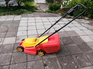 grasmaaier en verticuteer beschikbaar voor biedingen