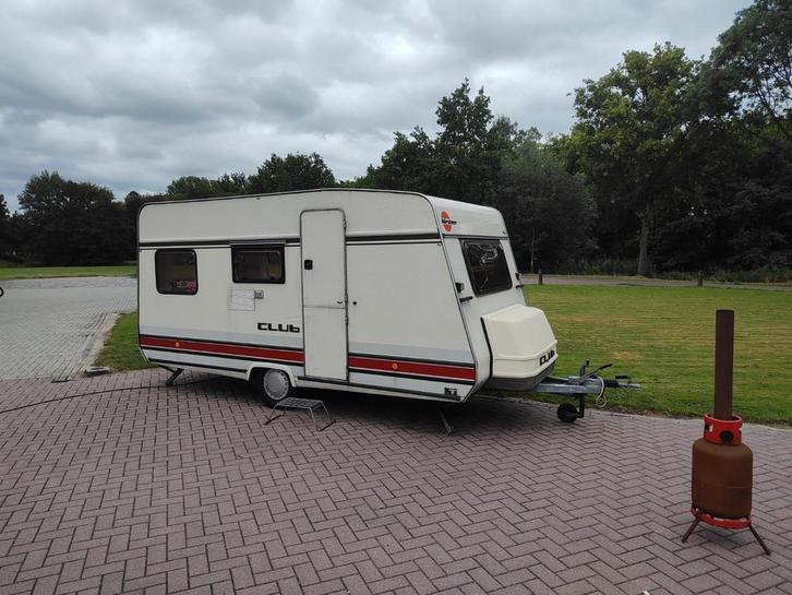 Burstner club caravan, Caravans en Kamperen, Caravans, Bedrijf, tot en met 6, Treinzit, Bürstner, 2 aparte bedden, Omvormbare zithoek