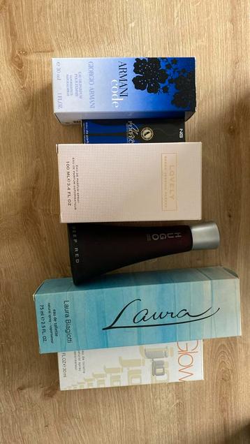 Diverse dames parfums beschikbaar voor biedingen