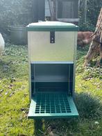 Feed-o-matic trapbak voor kippenvoer 8kg, Dieren en Toebehoren, Ophalen of Verzenden, Drinken en Voederen