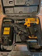 DeWalt DCD710 accuboormachine met 2 accus 10.8v, Doe-het-zelf en Verbouw, Ophalen of Verzenden, Gebruikt, Boor- en Schroefmachine