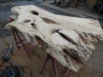 sidetable salontafel bijzettafel eettafel epoxy tafel  beschikbaar voor biedingen