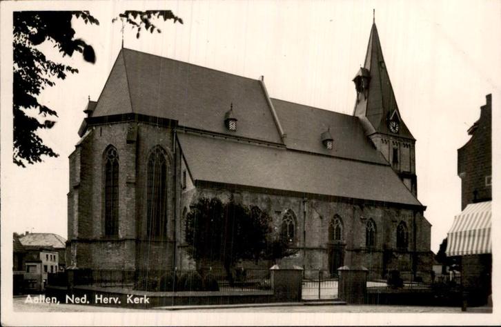 Aalten - Ned. Herv. Kerk - Zijaanzicht, Verzamelen, Ansichtkaarten | Nederland, Gelopen, Gelderland, 1920 tot 1940, Ophalen of Verzenden
