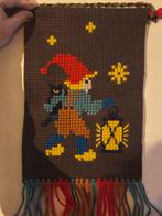 Vintage Zweeds wandkleed – nisse met lantaarn & zwarte kat, Diversen, Kerst, Ophalen of Verzenden, Zo goed als nieuw
