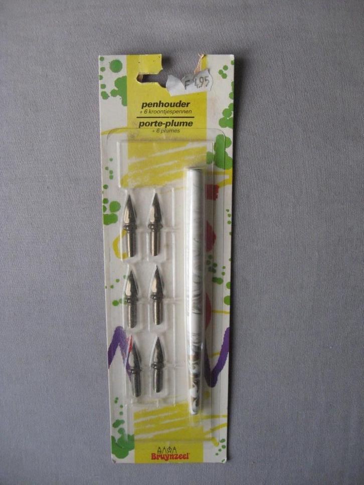 Penhouder met 6 kroontjespennen in o.v.p. + doosje potloden, Verzamelen, Retro, Overige typen, Ophalen of Verzenden