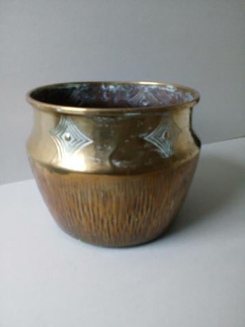Art deco koperen bloempot/Jardiniëre. beschikbaar voor biedingen