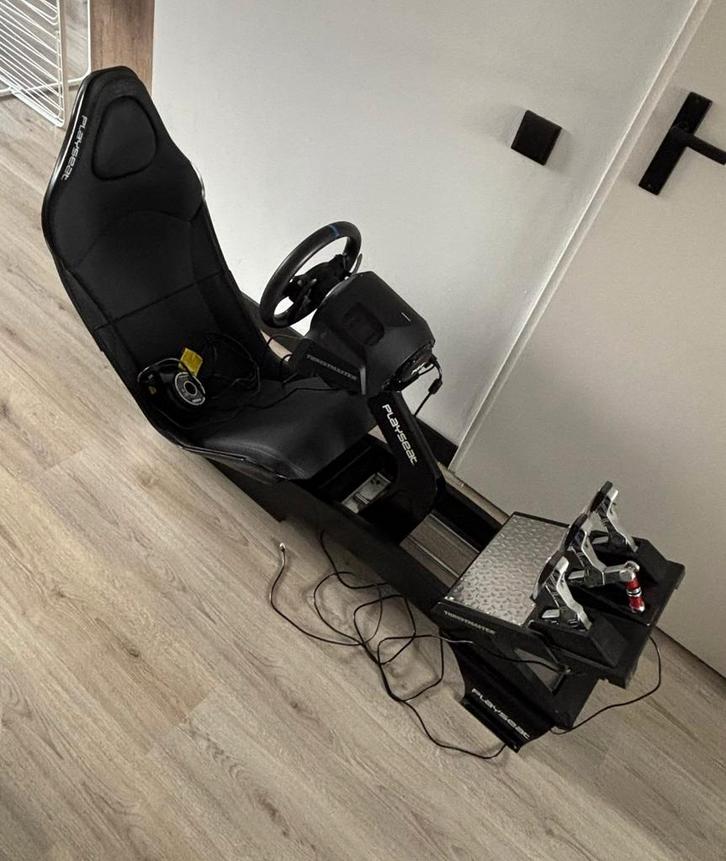 Thrustmaster playseat Formula, Spelcomputers en Games, Spelcomputers | Sony PlayStation Consoles | Accessoires, Zo goed als nieuw