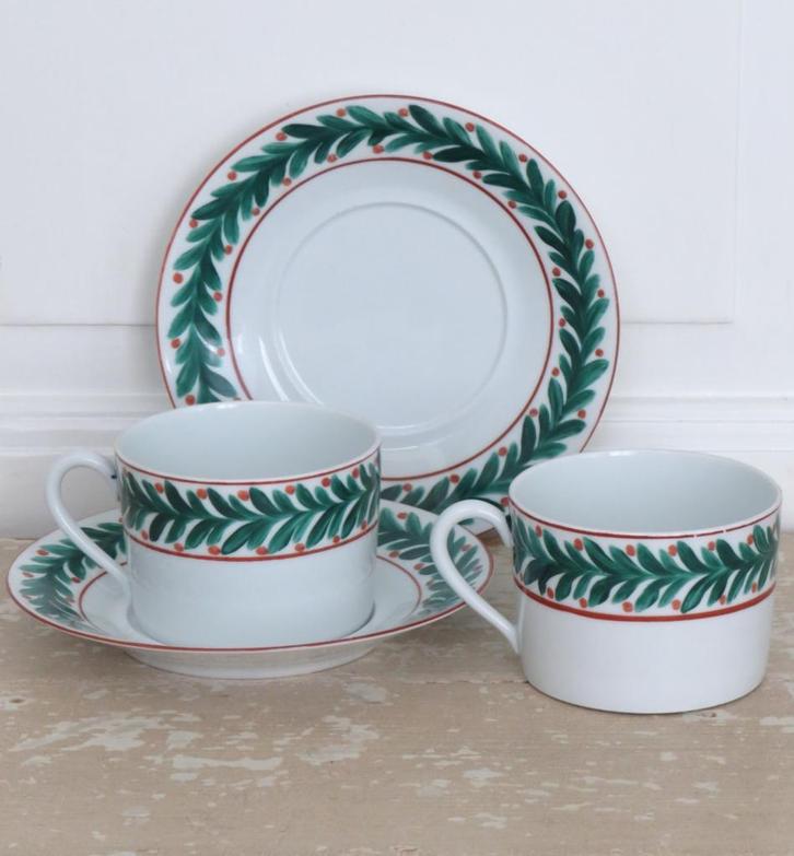 2 Franse chocoladekoppen en schotels Limoges “Hulst”, Antiek en Kunst, Curiosa en Brocante, Ophalen of Verzenden