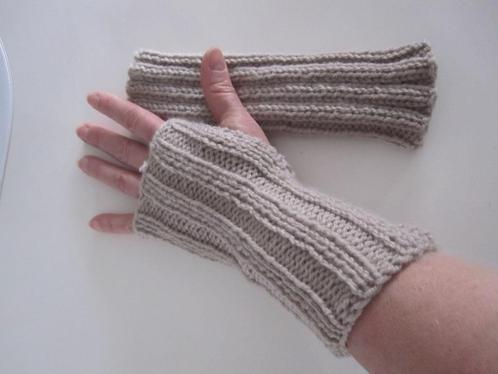 Polswarmers maat L / XL, Kleding | Dames, Mutsen, Sjaals en Handschoenen, Nieuw, Handschoenen, Maat 42/44 (L), Ophalen
